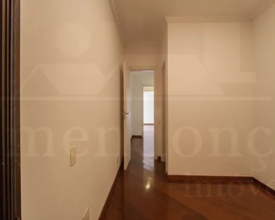 Imagem Apartamento duplex, living com lareira e tacos, terraço, lavabo, escritório, 03 dormitórios sendo...