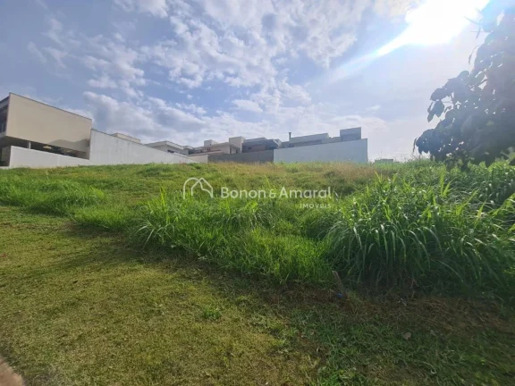 Imagem Maravilhoso terreno à venda em um lugar privilegiado no condomínio, com 420 m². O condomínio ofe...