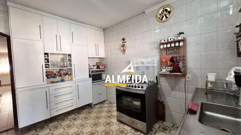 Imagem Casa com 3 dormitórios à venda, 200 m² por R$ 600.000,00 - Parque Universitário - Rio Claro/SP