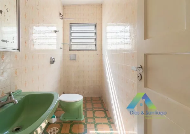 Imagem Casa com 3 Domitórios e 2 Banheiros em Vila das Mercês, São Paulo/SP