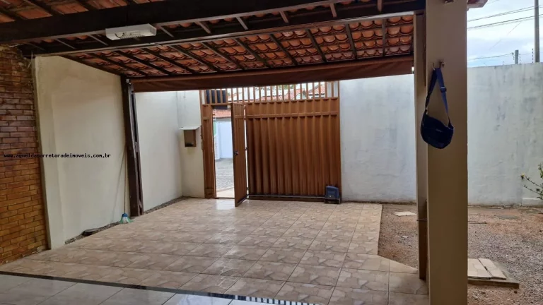 Imagem Casa para Venda em Parnamirim, Nova Parnamirim, 3 dormitórios, 1 suíte, 2 banheiros, 2 vagas