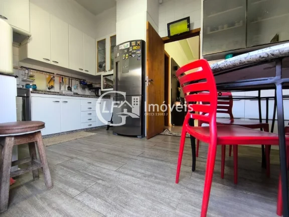 Imagem Impecável residência à venda em Campo Grande-MS, Jardim dos Estados: 3 quartos, 1 suíte, 2 salas, 2 banheiros, com edícula, 4 vagas de garagem, 210m².