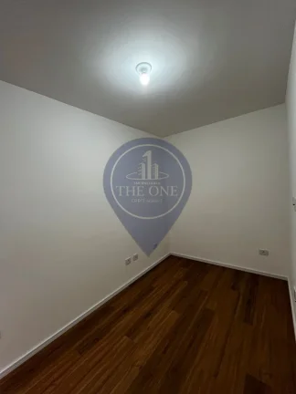 Imagem Casa à venda na Vila Romero, São Paulo-SP: 3 quartos, 1 suíte, 3 vagas - Visite já!