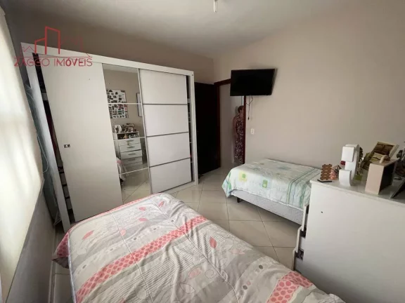 Imagem Casa com 116m² - 3 dorms - 2 vagas - Jd. Monte Azul.