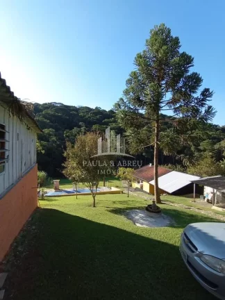 Imagem Chácara com 4 Quartos, 2 Banheiros, Área para Churrasco Grande, Piscina, Lago com Peixes, Estacionamento para 25 carros, Córrego nos fundos, espaço para fazer campo, no Rio Grande da Serra-SP