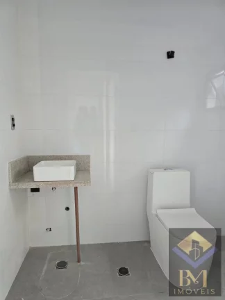 Imagem Lindo apartamento em prédio 2 andares com elevador.