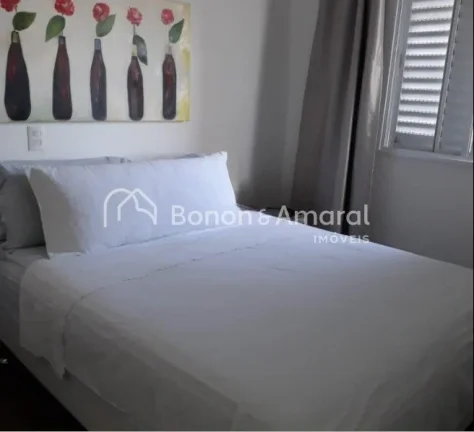 Imagem Apartamento no último andar, com excelente aproveitamento do sol da manhã. A sala é ampla, com 2 ...
