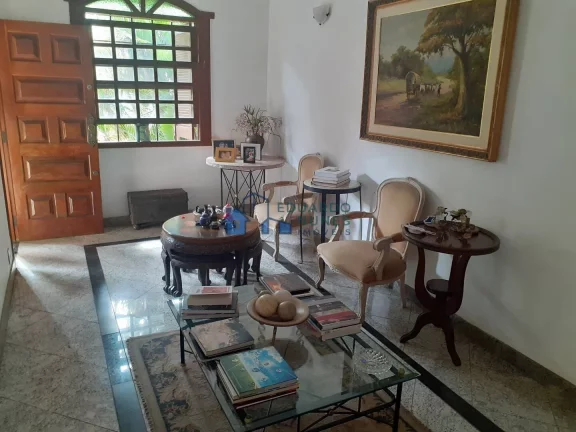 Imagem Casa em ótima localização no Carmo!