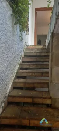 Imagem PINHEIROS Sobrado 250M², 3 dormitórios, 3 vagas, a 5 minutos da estação do metro do metro SUMARÉ !!!