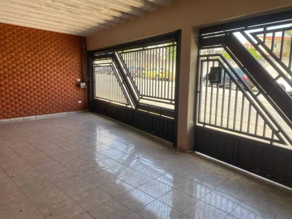 Imagem Sobrado com 236 m² 2 Dormitorios sendo 1 Suite e com Edicula