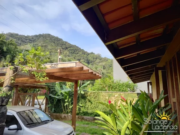 Imagem Casa Térrea com Edícula - Escritura Definitiva - Ampla Varanda em L
