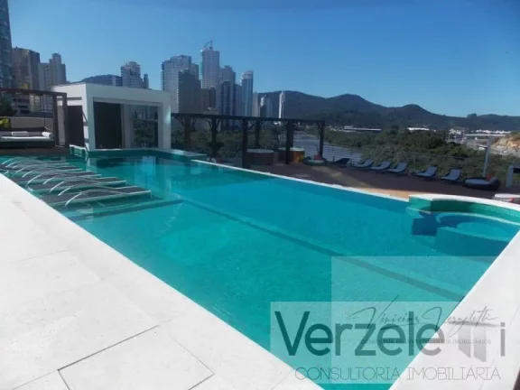 Imagem Apartamento 4 ou + dormitórios para Venda em Balneário Camboriú / SC no bairro Centro