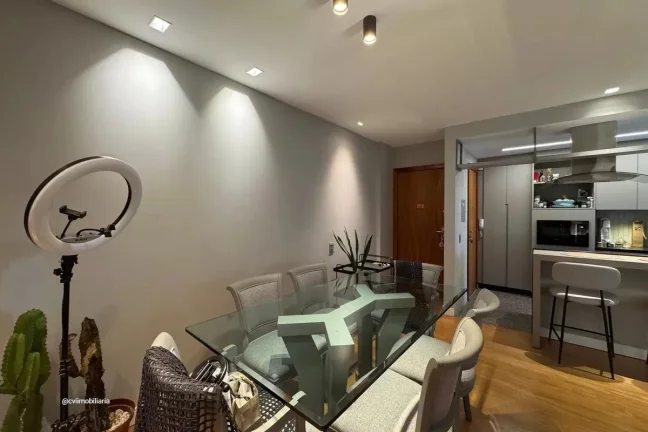 Imagem Este espaçoso apartamento de 95 metros quadrados está localizado no prestigiado bairro Funcionári...