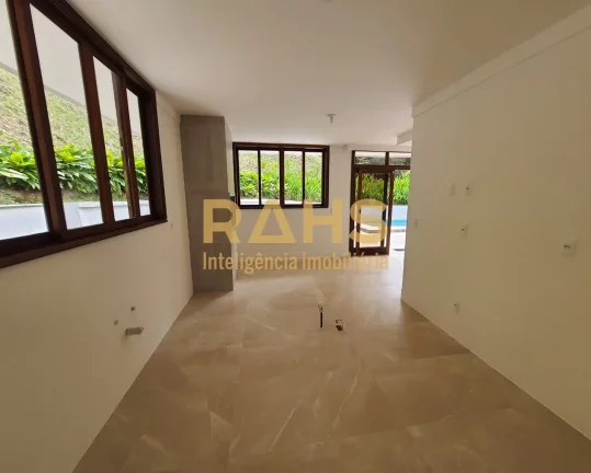 Imagem Imóvel espetacular em região estritamente residencial início do bairro América. Terreno de 2.150...