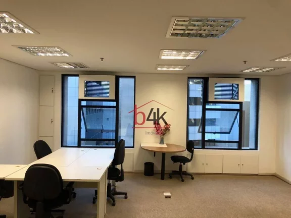 Imagem Sala comercial à venda no Brooklin. Rua André Ampére, 153.