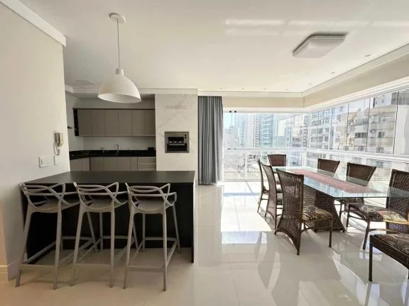 Imagem Apartamento mobiliado com 3 dormitórios sendo 3 suítes e 2 vagas de garagem em Balneário Camboriú/SC
