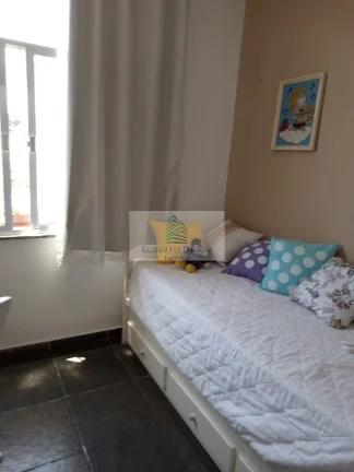 Imagem Apartamento à venda no Centro de São Gonçalo-RJ: 2 quartos, sala, banheiro, 1 vaga de garagem - 60m² de área.