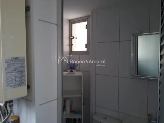 Imagem Espaçoso apartamento totalmente renovado, oferecendo 117m² de conforto e elegância. Com 3 quartos...