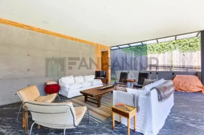 Imagem Oportunidade única: Casa de Alto Padrão no Jardim Europa, São Paulo-SP, com 4 quartos, 4 suítes e 8 vagas de garagem!