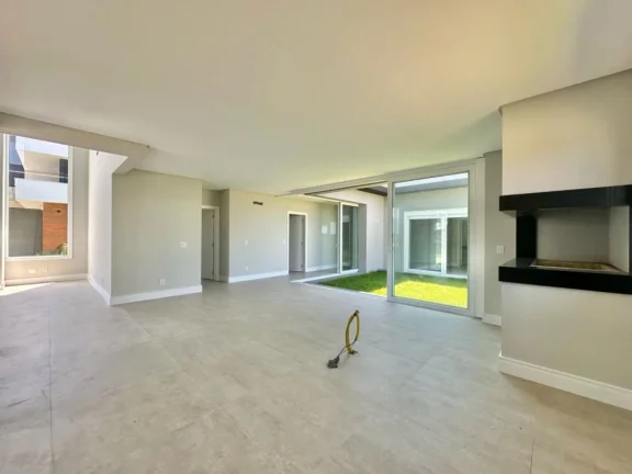 Imagem Casa em Condominio 4 Dormitórios - Bairro Araçá