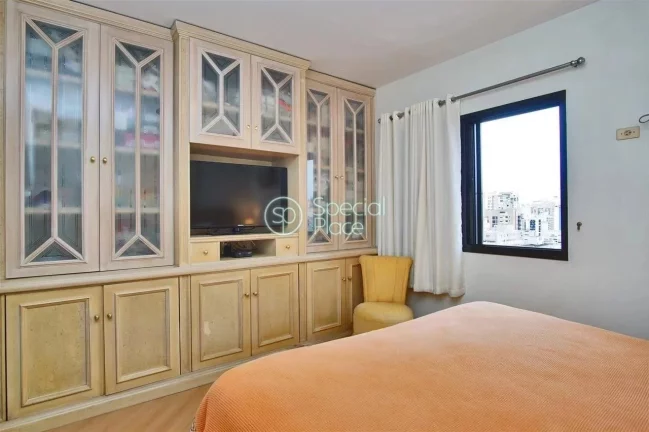 Imagem Apartamento ensolarado, prédio recuado, com linda vista, 200 metros, 4 dormitórios, 4 suítes, 4 v...