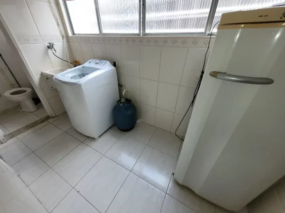 Imagem APARTAMENTO AMPLO, 1ª QUADRA NA PRAIA, COM 3 DOMITÓRIOS, SENDO 1 SUÍTE, 1 VAGA PARA AUTO