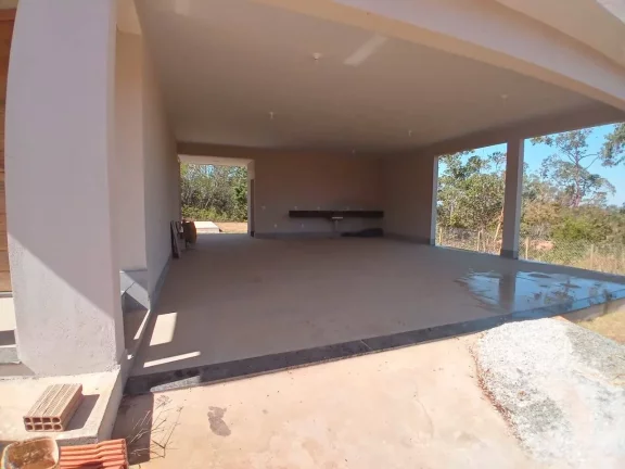 Imagem casa em condomínio, 1 suíte, lavabo, espaço gourmet, piscina, varanda.