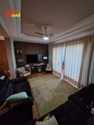 Imagem Imperdível: Casa à venda em Ribeirão Preto-SP, bairro Alto do Ipiranga. 3 quartos, 2 suítes, 3 salas, 4 banheiros, 3 vagas de garagem. 267,06 m².