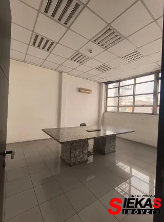 Imagem Galpão para locação no bairro Maranhão, São Paulo-SP: 6 salas, 4 banheiros, 1 vaga de garagem e 1.614m² de área.