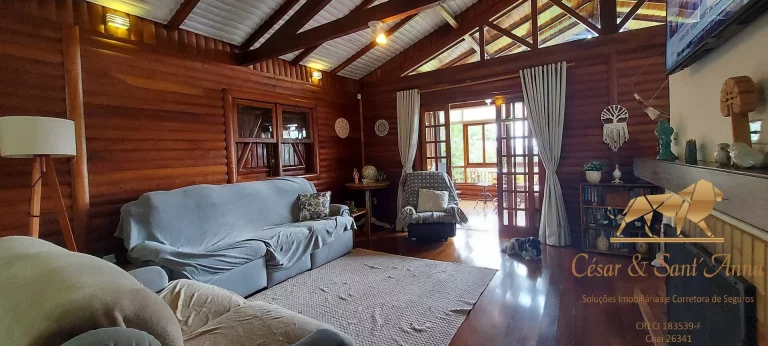 Imagem Linda casa com vista permanente no Alto do Capivari com 380m².