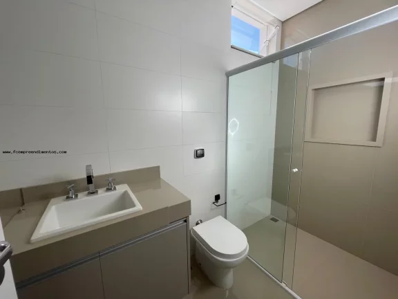 Imagem Casa em Condomínio para Locação em Limeira, Residencial Casalbuono, 3 dormitórios, 3 suítes, 3 banheiros, 2 vagas