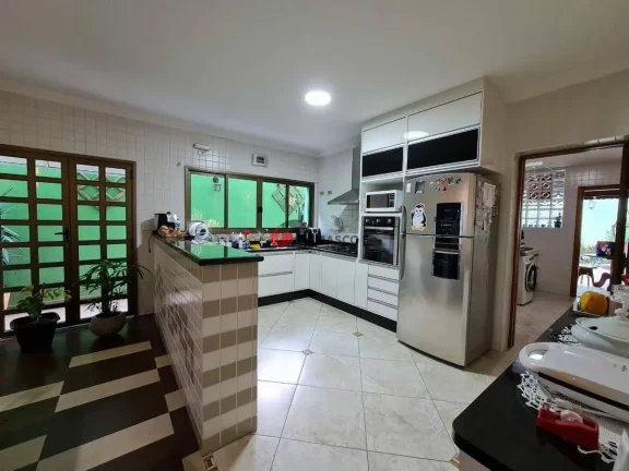 Imagem Sobrado à venda 4 Quartos, 1 Suite, 2 Vagas, 220M², Campestre, Santo André - SP