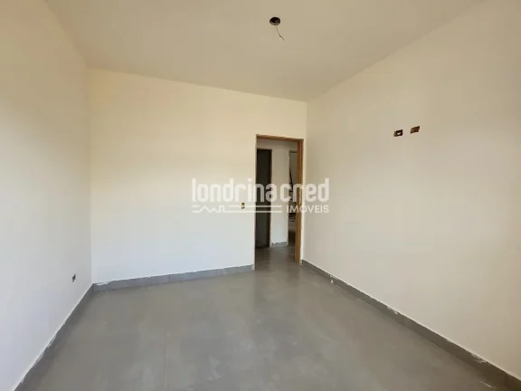 Imagem Casa nova na Zona Leste de Londrina com 98m² de área útil, 3 dormitórios (1 suíte), banheiro social, sala integrada, cozinha e 2 vagas de garagem.
