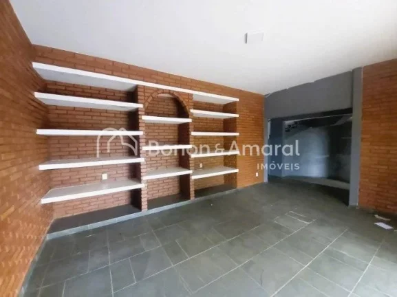 Imagem Oportunidade de negócio! Espaçoso sobrado com 5 quartos sendo 4 suítes, escritório, 7 banheiros,...