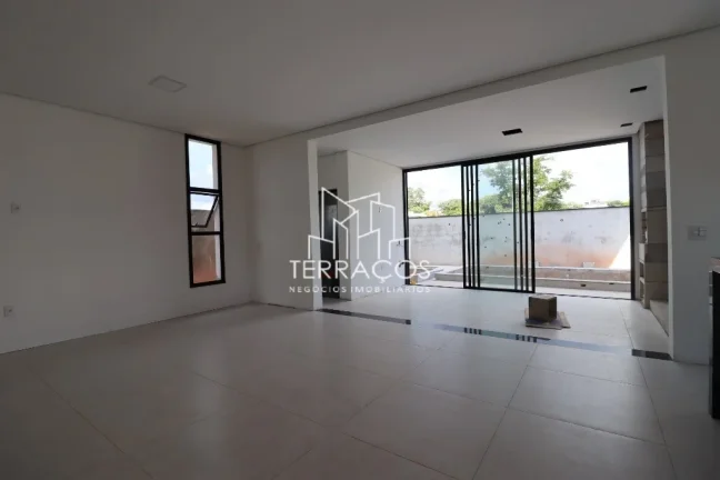 Imagem CASA EM À VENDA COM 3 SUÍTES E PISCINA NO CONDOMÍNIO BELLA VITTA - JUNDIAÍ/SP
