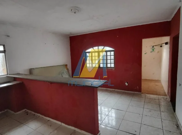 Imagem Sobrado para reforma com grande potencial de valorização.