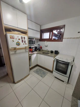 Imagem Apartamento garden com 2 dormitórios, poucos metros da vila de Praia do Forte
