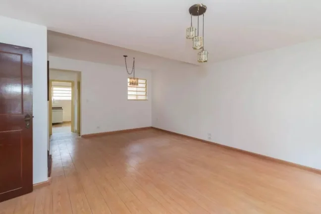 Imagem Casa Vila Anglo Brasileira - 170M², 3 Dorms, 3 Vagas, Próximo ao Metrô.