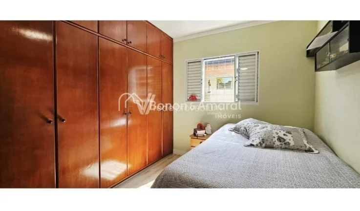 Imagem Casa térrea reformada para venda em condomínio no Taquaral em Campinas, 3 quartos e 4 vagas