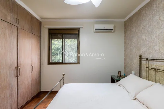 Imagem Situado no coração do Cambuí, um dos bairros mais desejados de Campinas, este apartamento oferece...