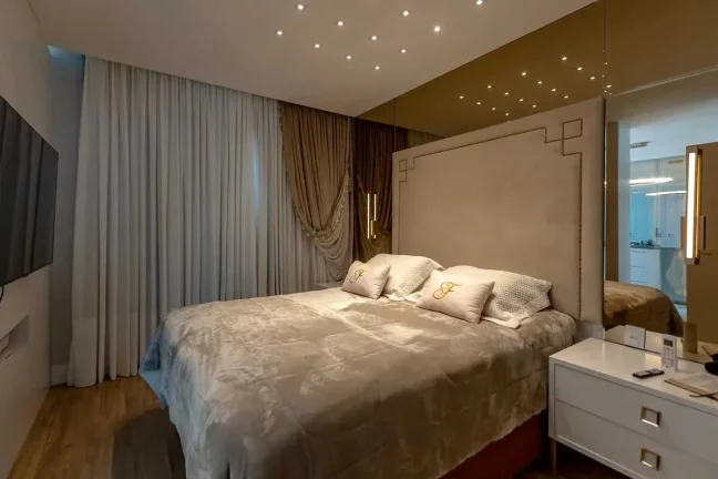 Imagem Apartamento com 3 suítes e 2 vagas de garagem no Centro em Balneário Camboriú