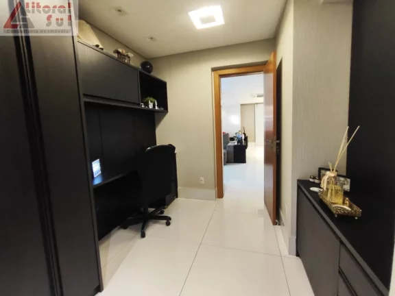 Imagem Apartamento de Luxo à Venda em Praia Grande-SP, 3 Quartos, 3 Suítes, 1 Sala, 3 Vagas de Garagem, 250m² no Canto do Forte!