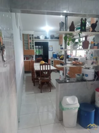 Imagem Área com 3 galpões e casa comercial em Várzea Paulista