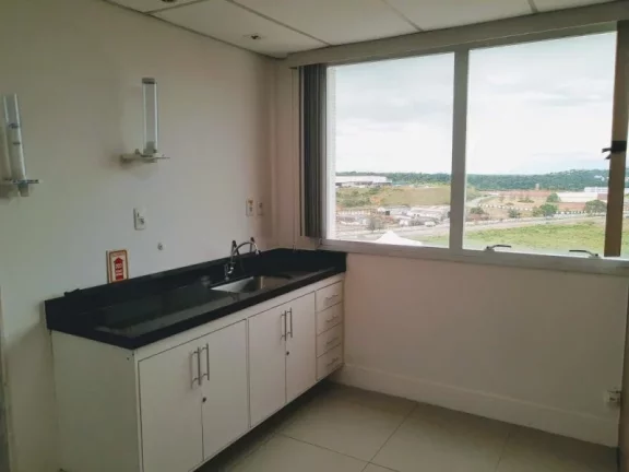 Imagem PRÉDIO CORPORATIVO COM LOCALIZAÇÃO ESTRATÉGICA NA GRANJA DOS CAVALEIROS!