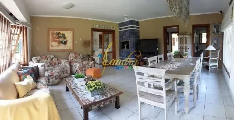 Imagem Casa térrea mobiliada e decorada em dois lotes, ótima localização