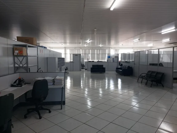 Imagem Salão Comercial para Locação na Vila Martha, Sorocaba-SP: 3 Salas, 6 Banheiros, 20 Vagas, 1.935,09m² de Área. Imperdível!
