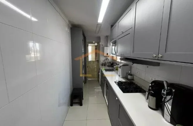 Imagem Apartamento com 92 m², com 2 dormitórios, sendo 1 suite, possibilidade de terceiro dormitório rev...