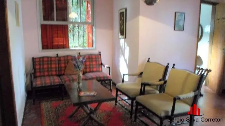 Imagem Casa a Venda Na Região do Chantal, em Campos do Jordão.