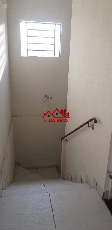 Imagem Ponto Comercial de esquina à Venda próximo a Linha Verde
