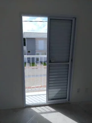 Imagem Sobrado com 2 dormitórios à venda, 61 m² por R$ 340.000,00 - Vila Urupês - Suzano/SP